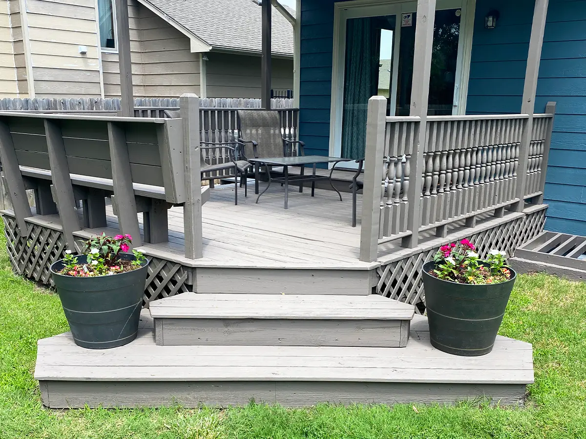 deck-staining-gallery1